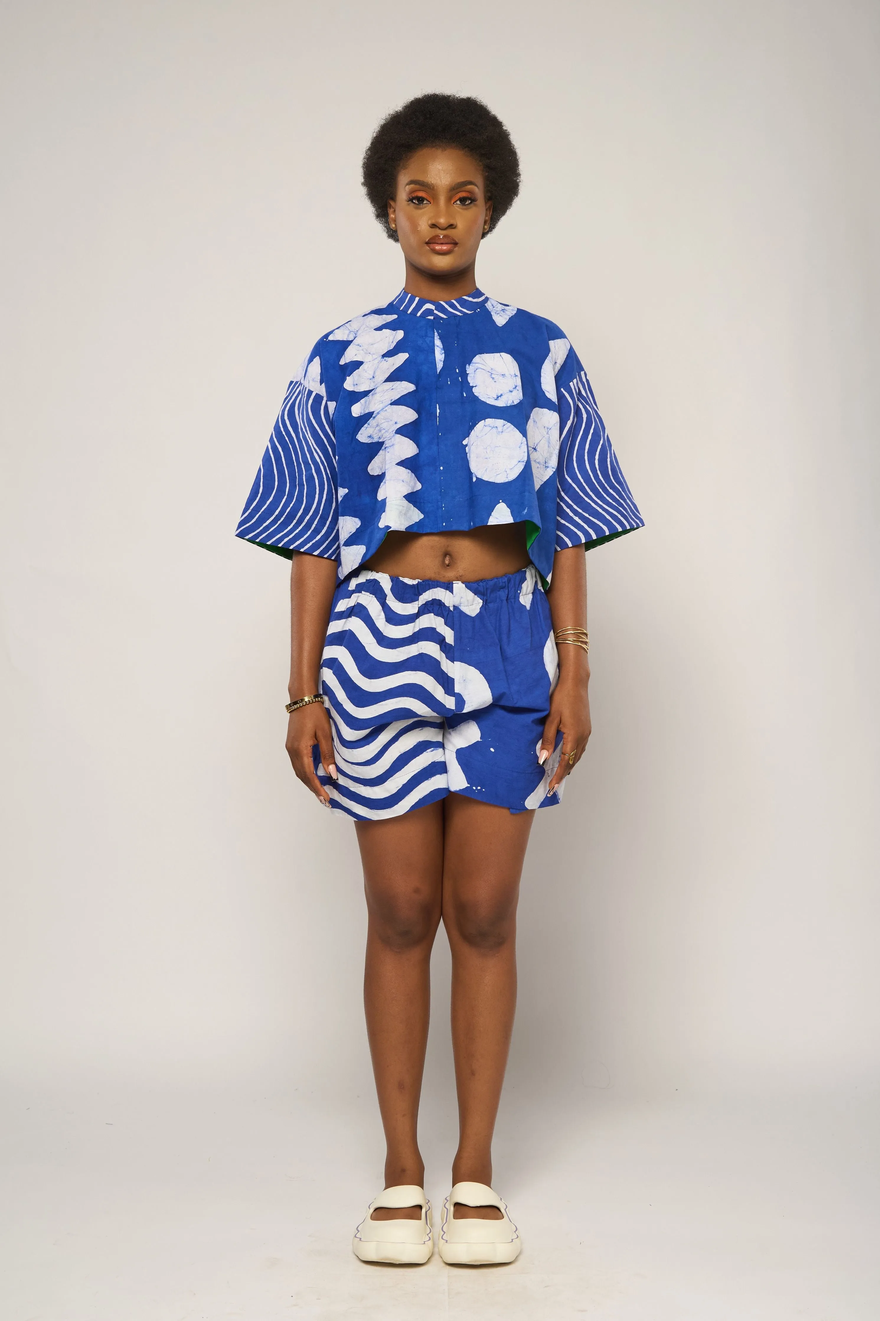 BLUE MULTI-PRINT CROP SHIRT