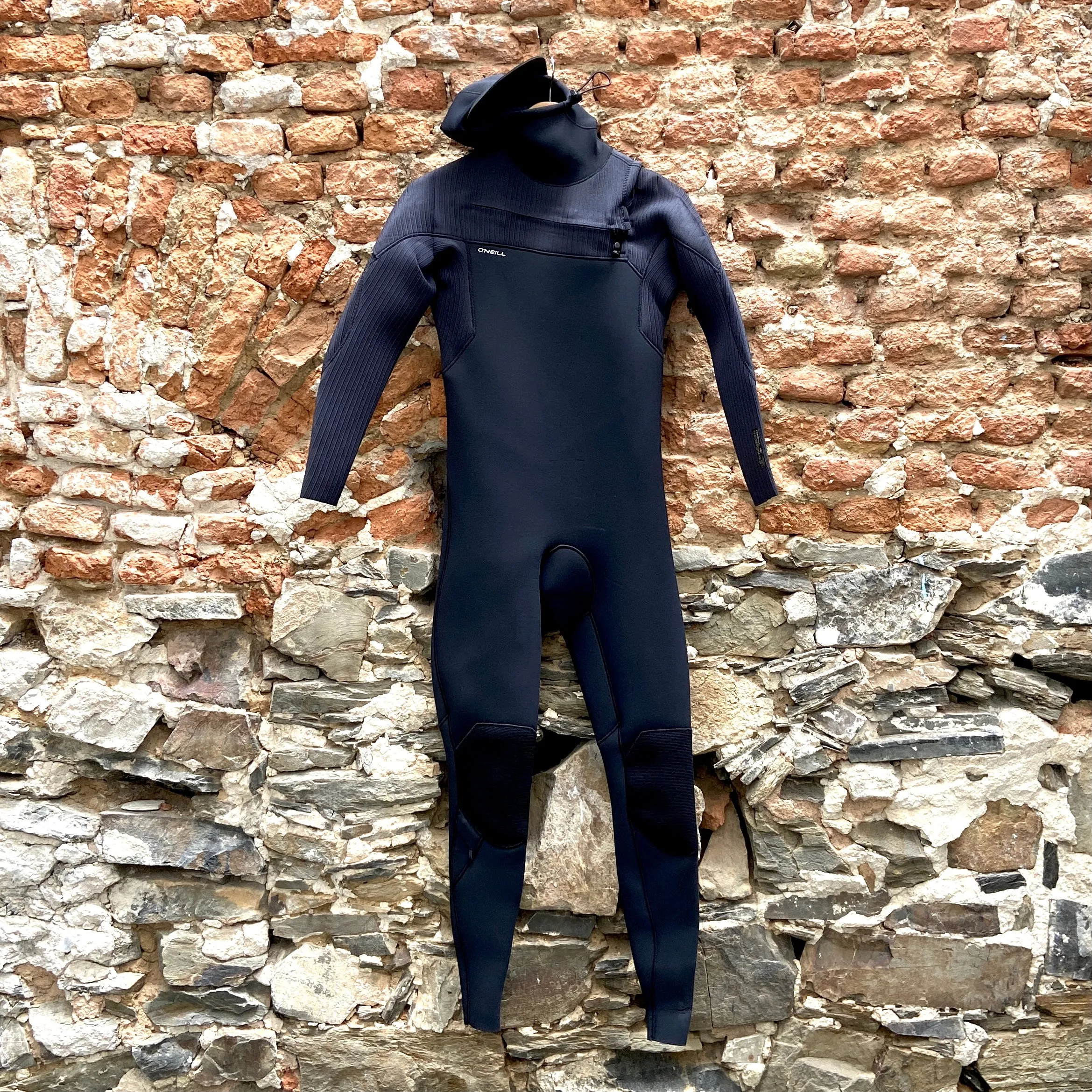 O'NEILL  HYPERFREAK 4/3  CHEST ZIP HOODED